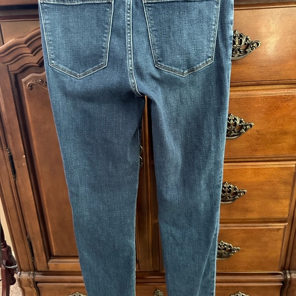 J. Crew 9” mid-rise skinny Blue Denim Jeans. Size 27 - Picture 5 of 9